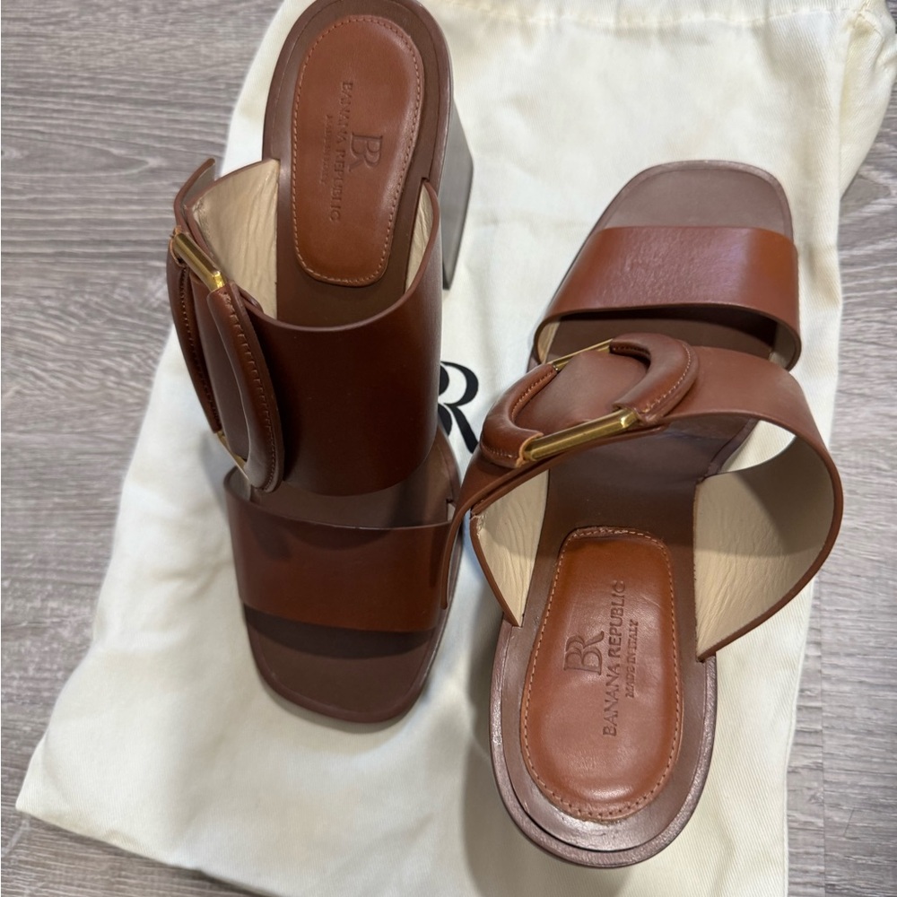 Banana Republic Brown Leather Heels with Classic Design